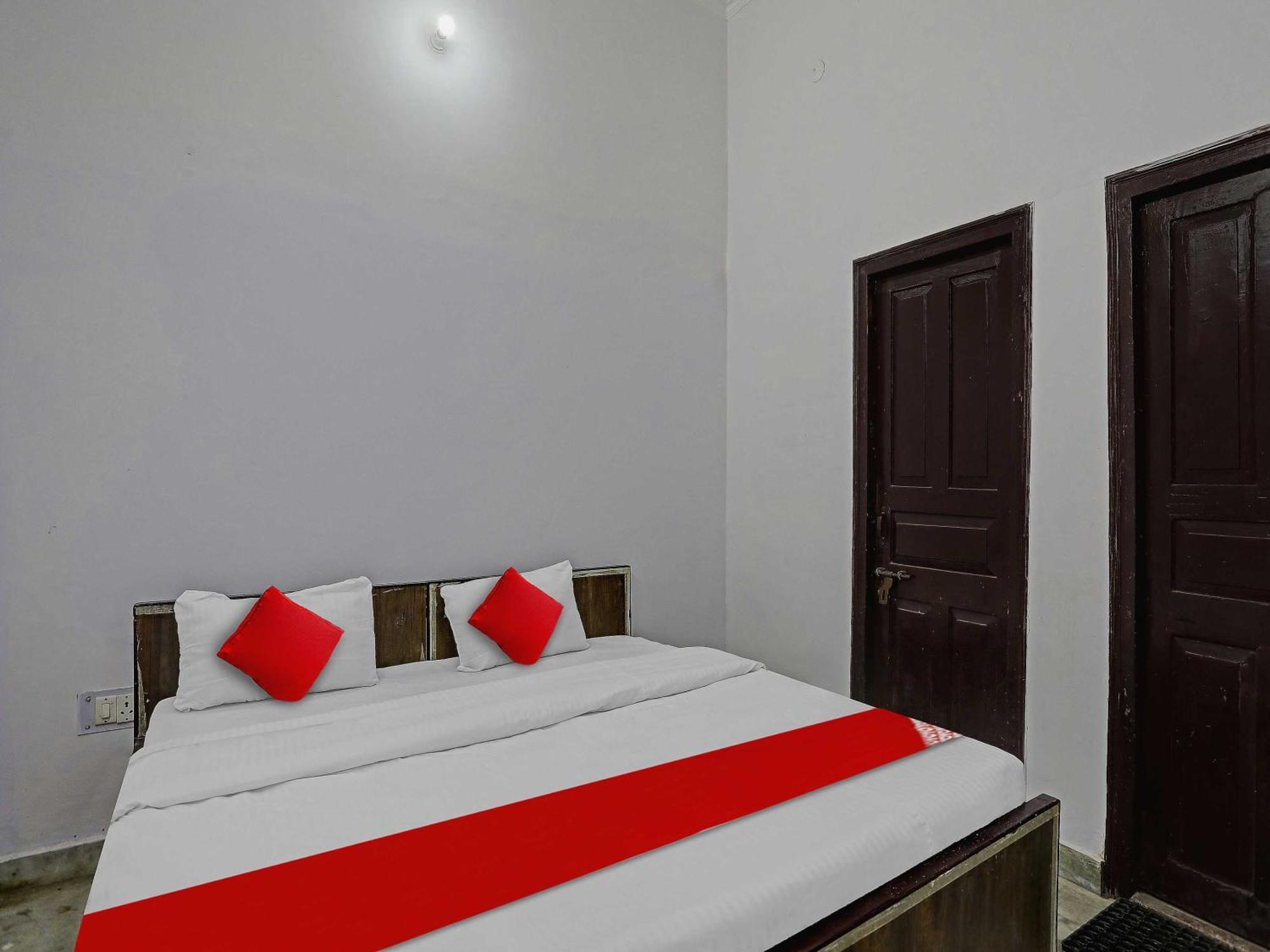 Super Hotel O Easy Stay Inn Λάκναου Εξωτερικό φωτογραφία
