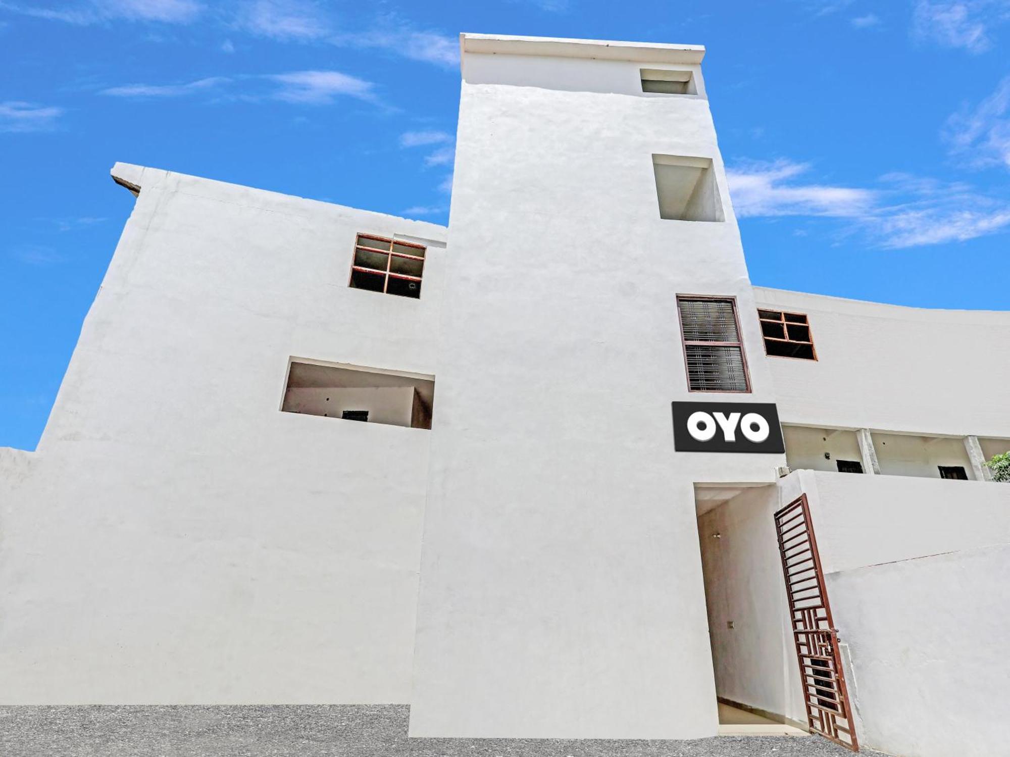 Super Hotel O Easy Stay Inn Λάκναου Εξωτερικό φωτογραφία