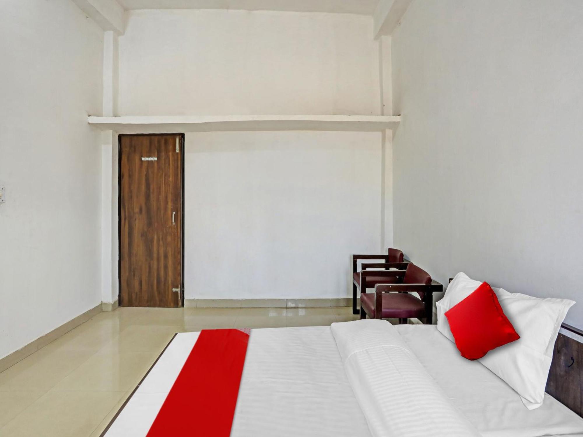 Super Hotel O Easy Stay Inn Λάκναου Εξωτερικό φωτογραφία